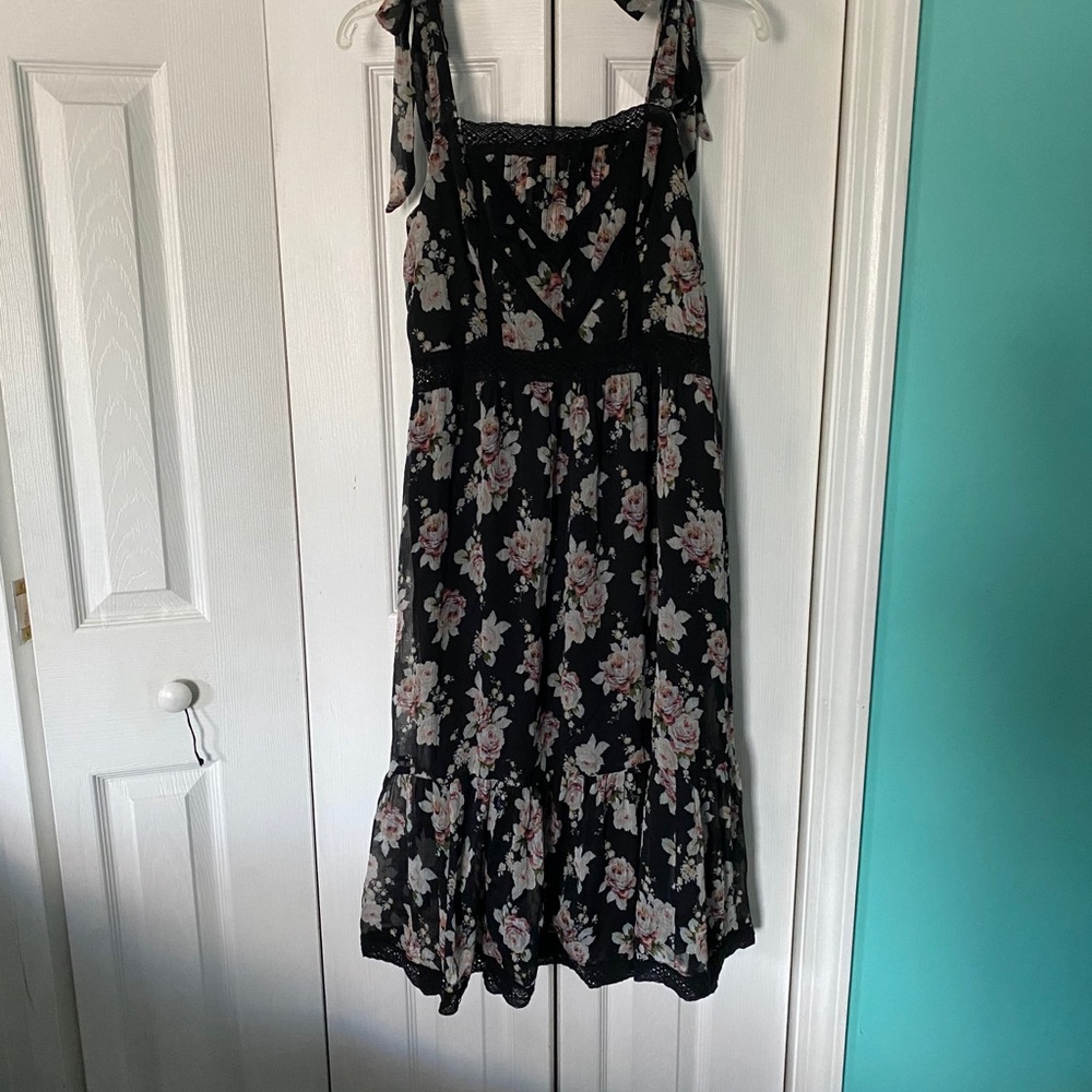 Abercrombie & Fitch Floral Midi Dress